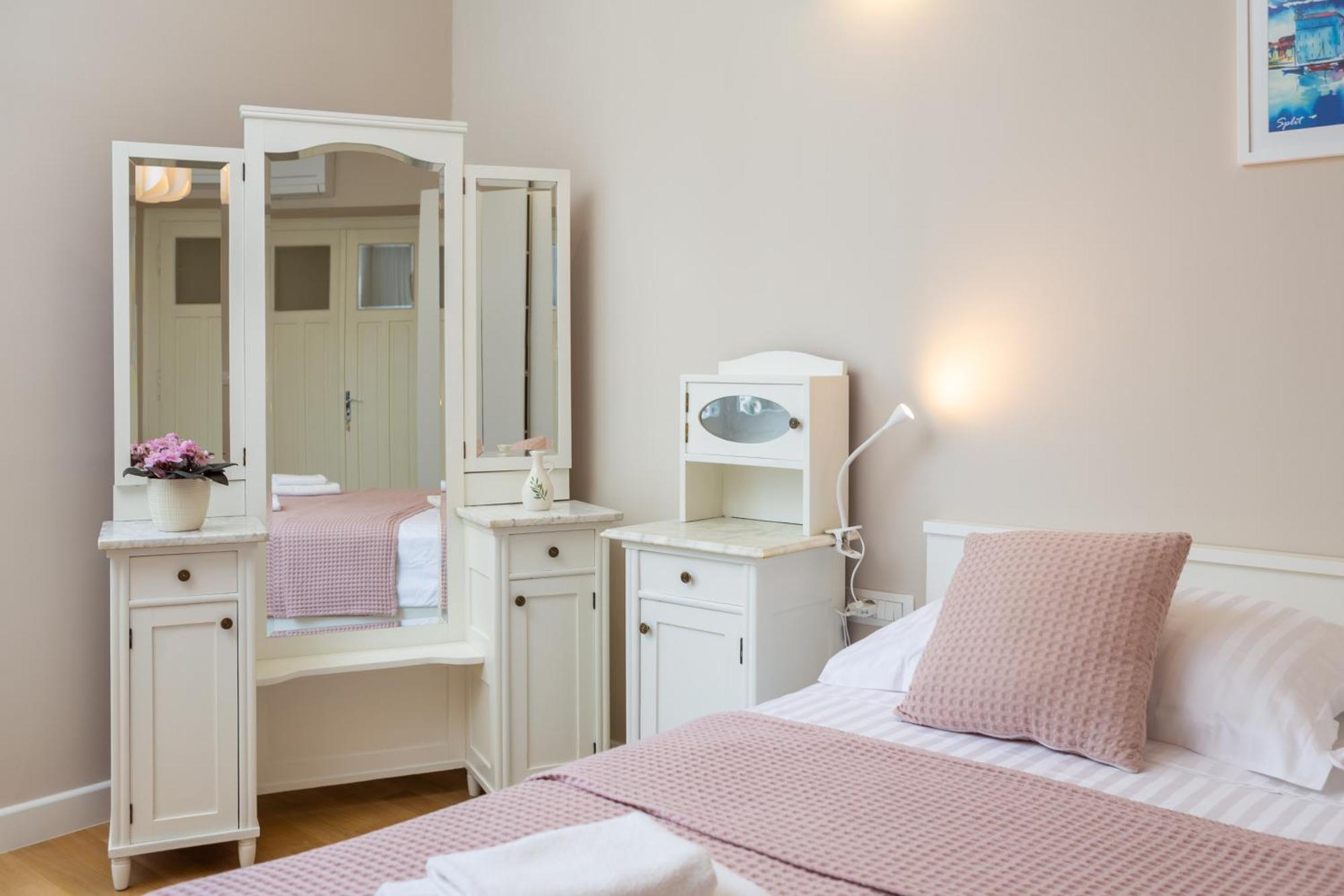 Apartment More Deluxe สปลิท ภายนอก รูปภาพ